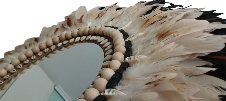 ESPEJO DE PLUMAS color tierra y negro