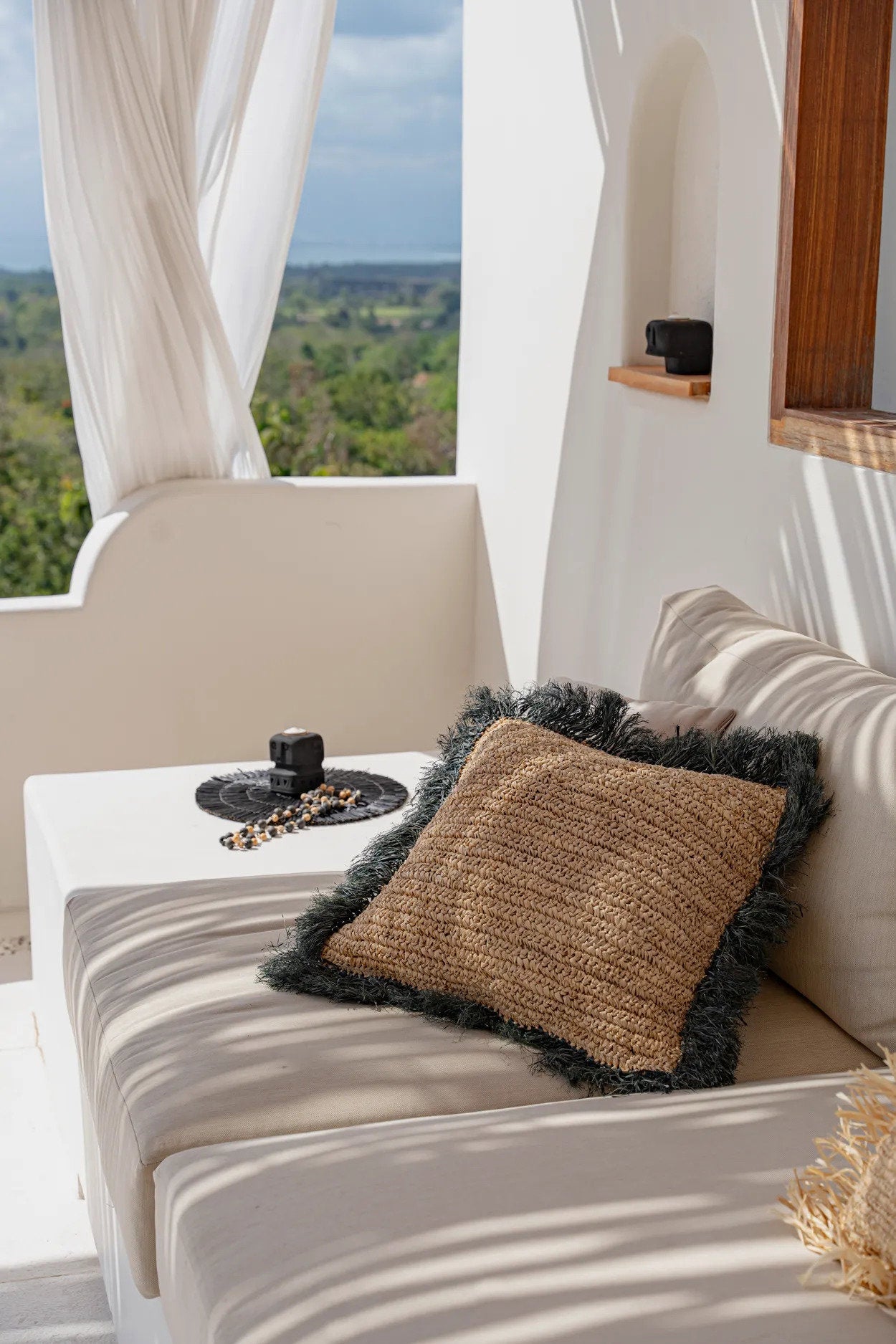 Funda de cojín cuadrada de rafia - natural/negro - 60x60