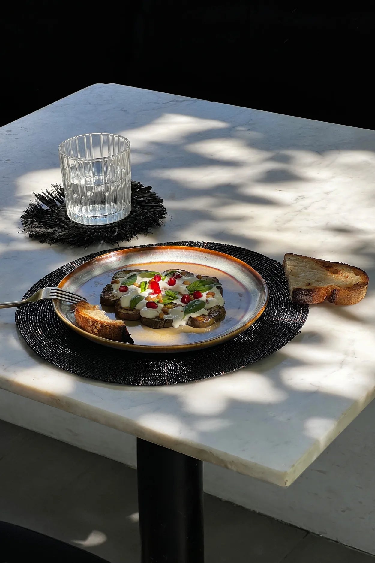 Mantel individual con cuentas - negro