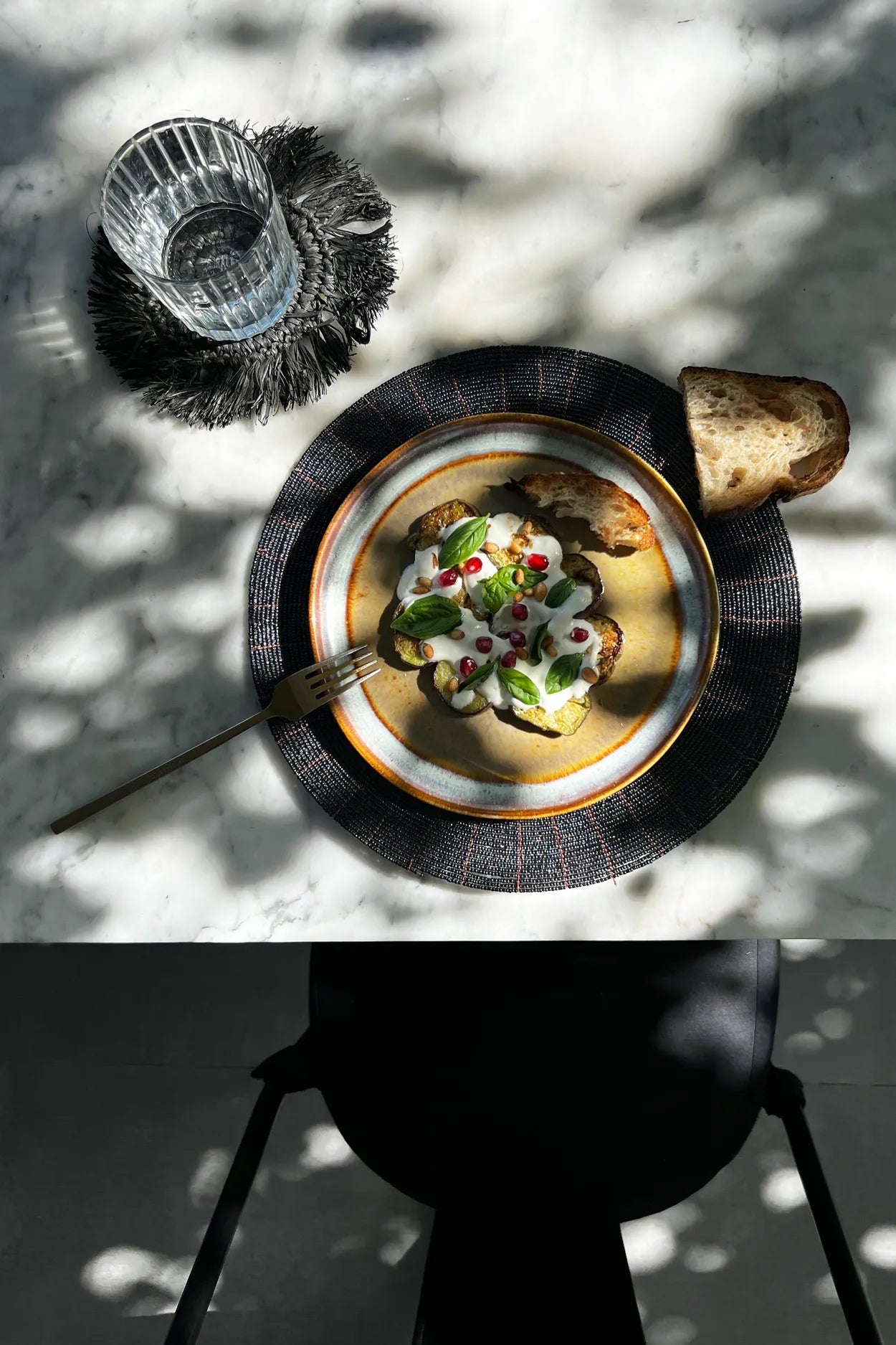 Mantel individual con cuentas - negro