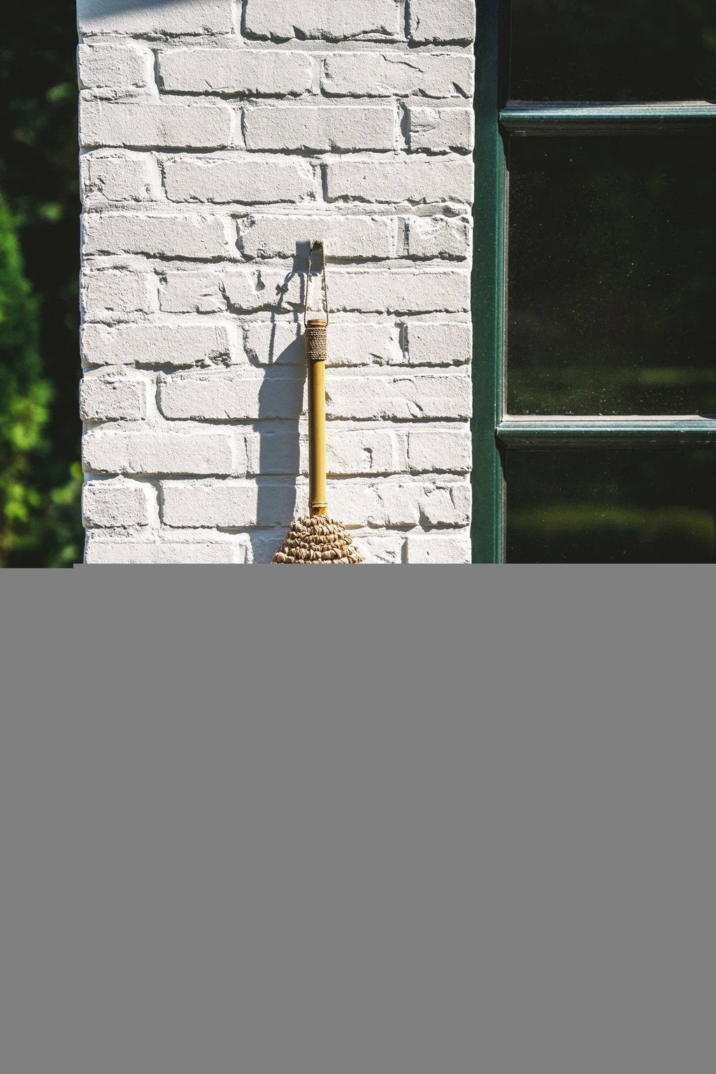 The Raffia Broom - Natural