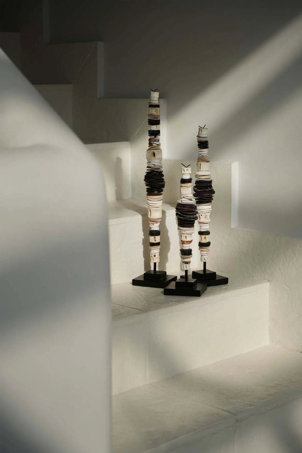 Concha de dinero con base - Negro y blanco - L