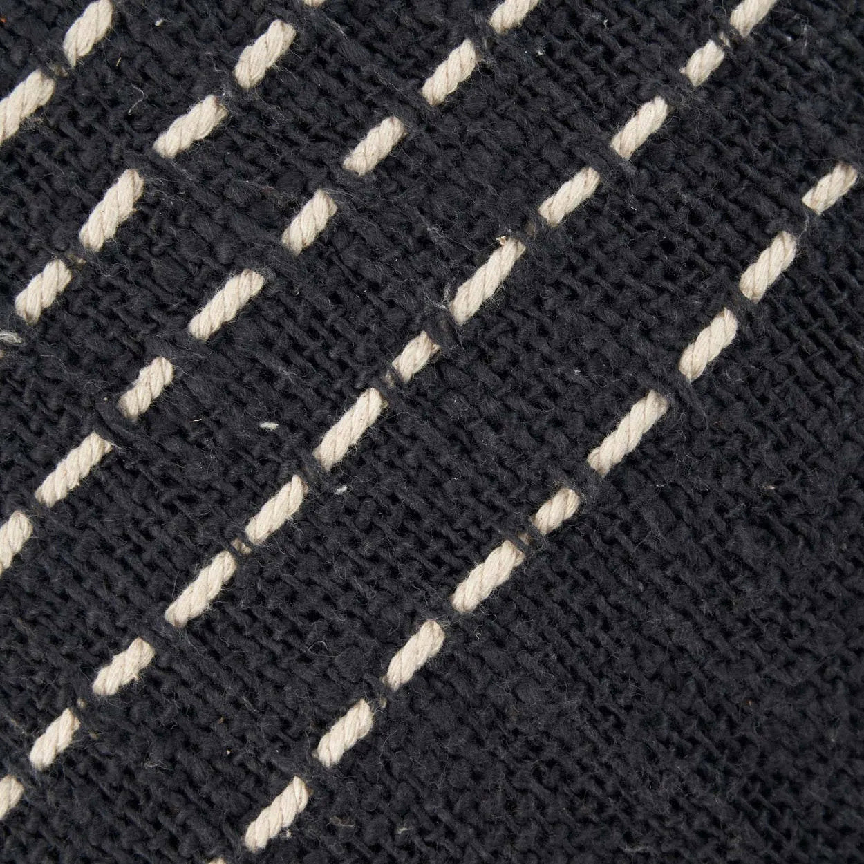 Funda de cojín Drizle - negro y blanco