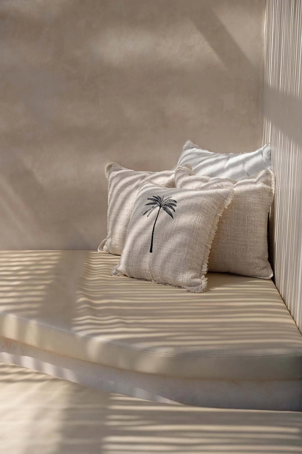 Funda de cojín Gili Palm - Negro natural