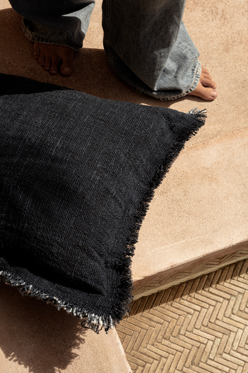 La funda de cojín con flecos Azure - azul índigo