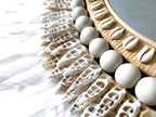 ESPEJO DE PLUMAS blancas y conchas bimbi - Diámetro 95 cm